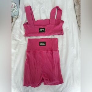Daily drills hot pink active set